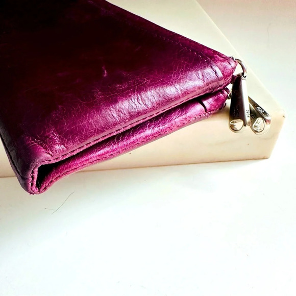 Hobo International Taylor Plum Vintage Leather Wallet - Picture 6 of 13